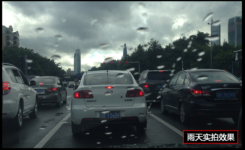 小霸王无缝循环录影功能行车记录仪
