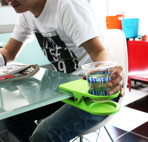 节约空间的创意桌边水杯夹/夹式杯托